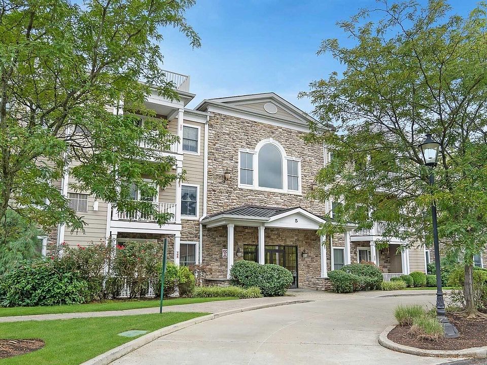 1st image of 5 Tenakill Park E APT 117