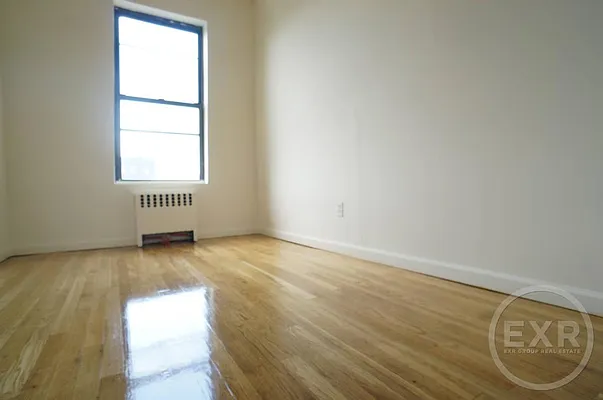 Rented by EXR | media 22