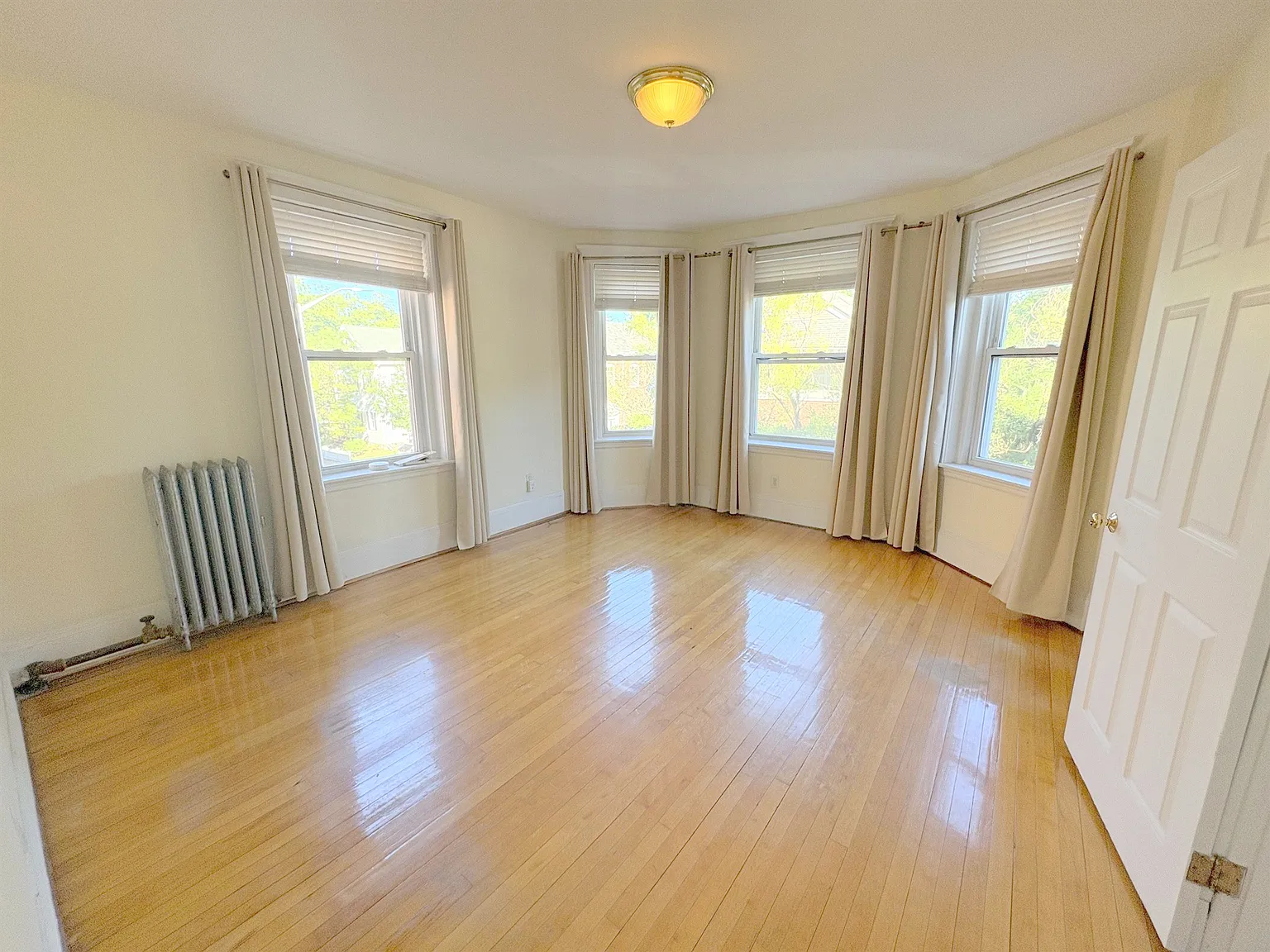 1 bed, $2,500 — Photo 3
