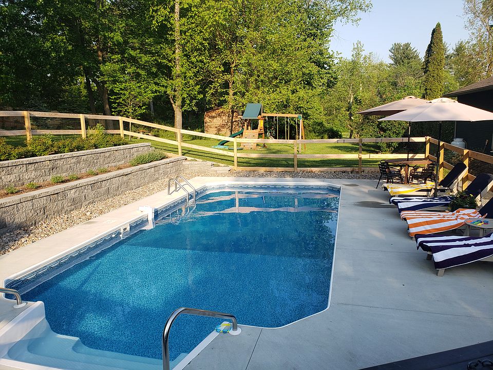 1st image of 17 Amato Ln