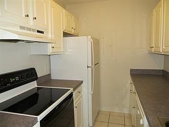 5th image of 86 E Howard St Unit 104