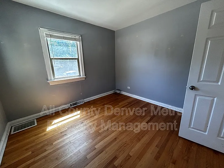 2111 S Emerson St — Photo 8