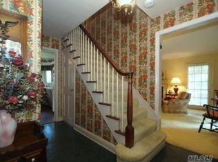 20 Ridge Rd, East Williston, NY 11596