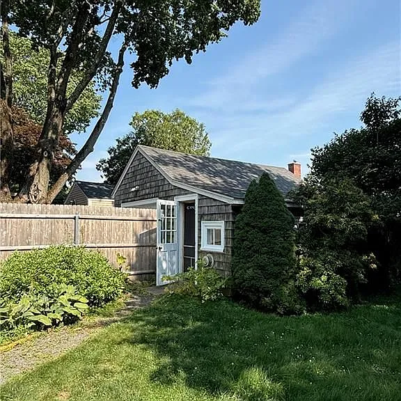 124 Beach Rd — Photo 17