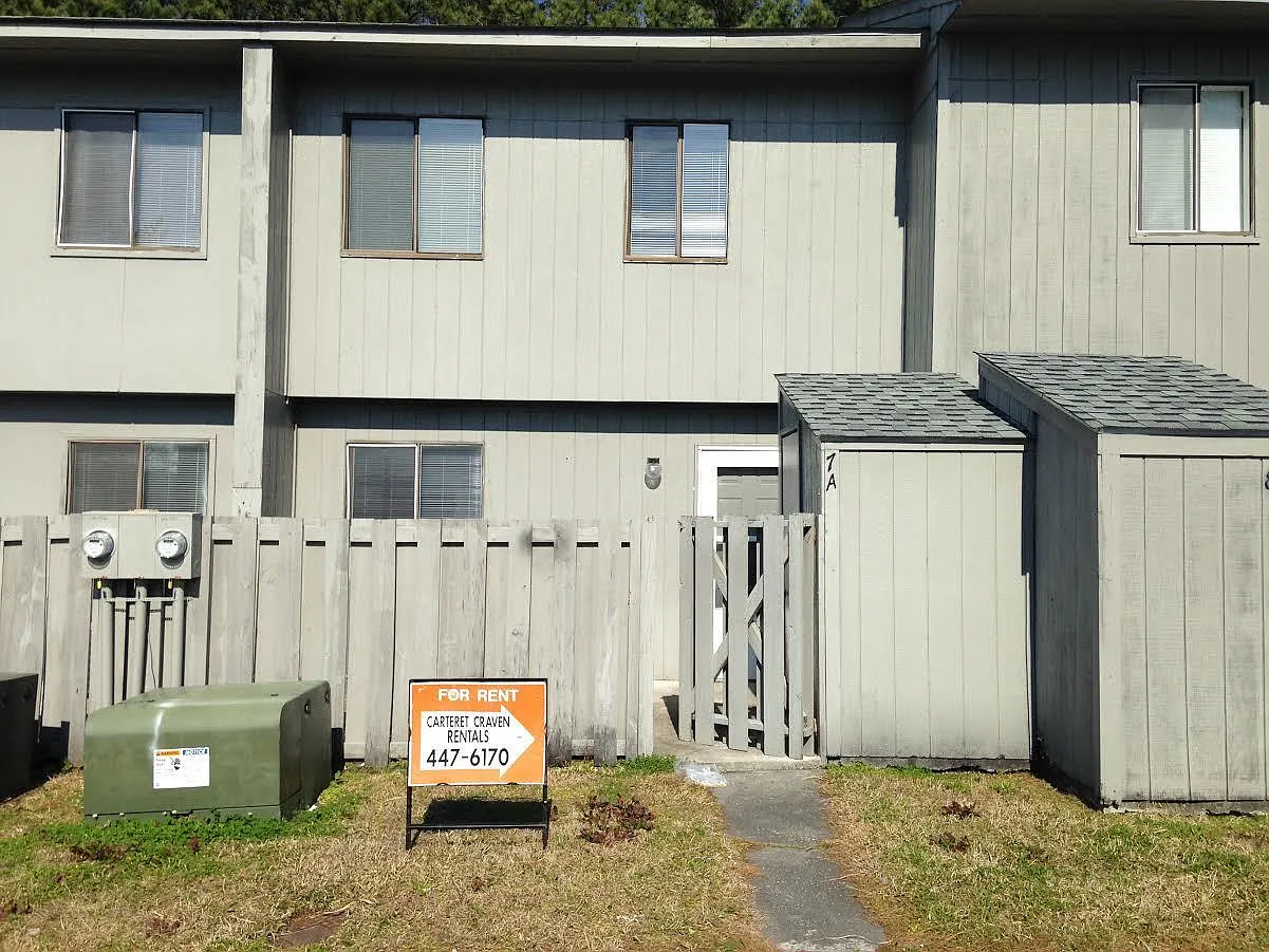 Pine Villa Town Houses — Photo 1