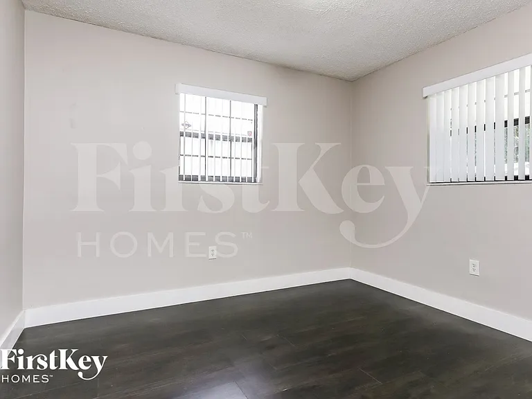 7720 Juniper St — Photo 11