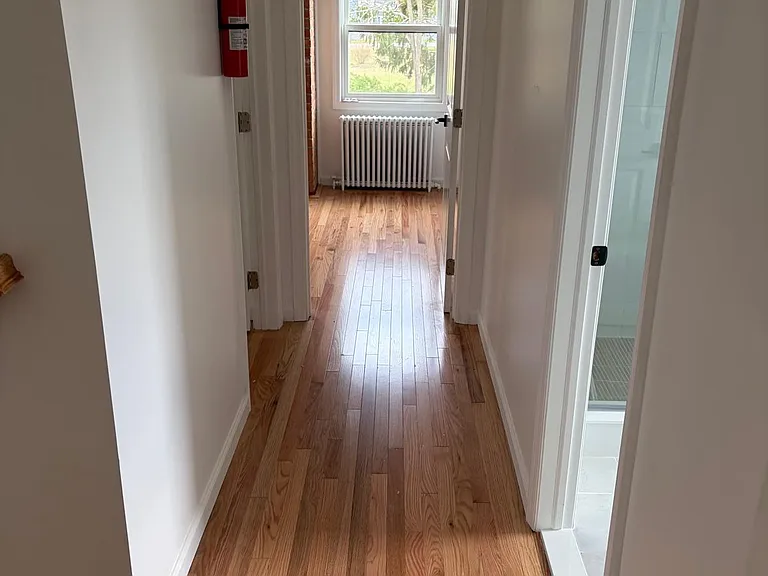 226 Gillette Ave — Photo 15