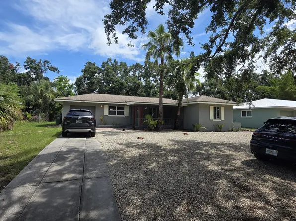 1137 Patterson Dr, Sarasota, FL 34234