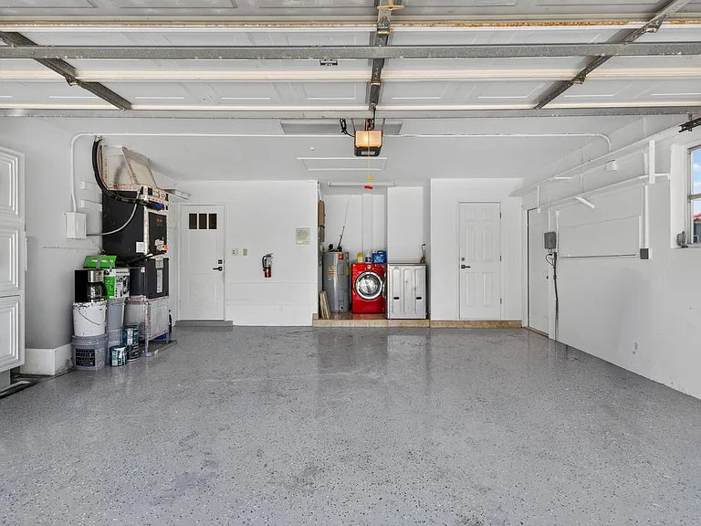 4431 NE 28th Ave — Photo 22