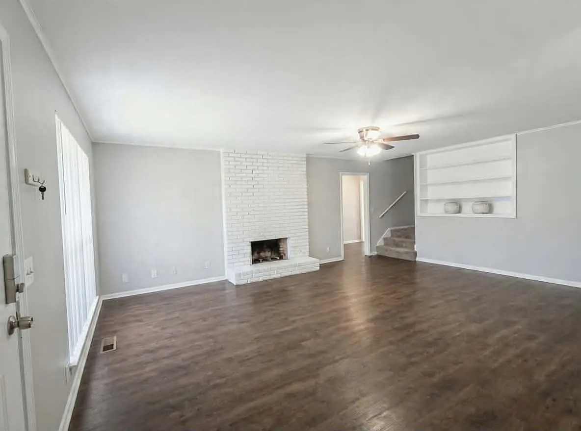 3 bed, 2.5 bath, 1450 sqft, $1,350 — Photo 2