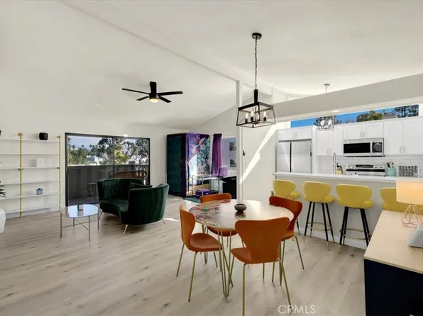 18433 Hatteras St Unit 208, Tarzana, CA 91356