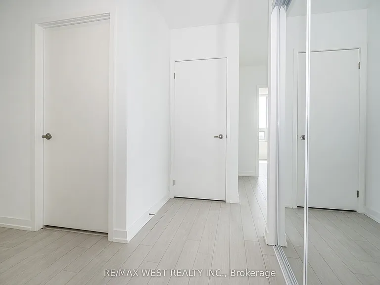 4010 Eglinton Ave W #815 — Photo 17