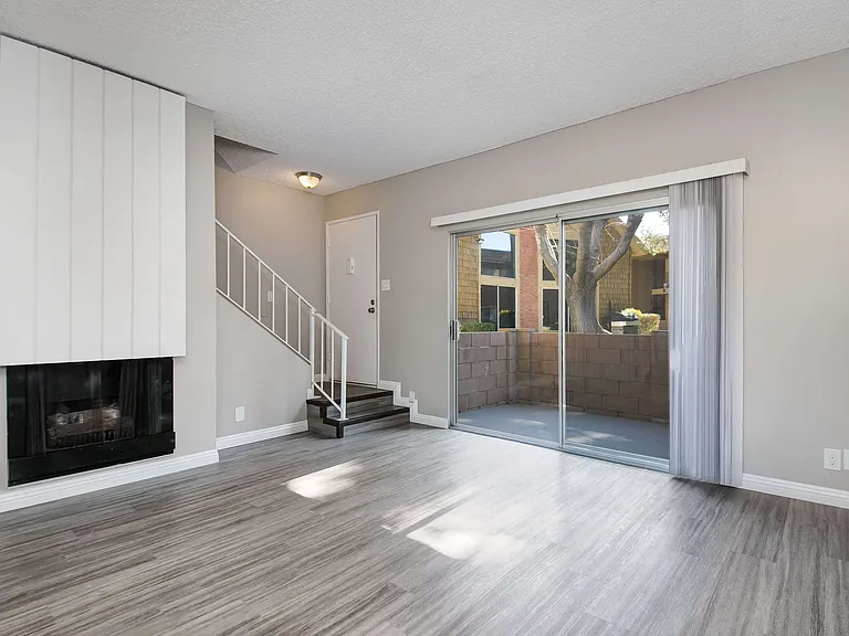 Racquet Club Apartments — Photo 38