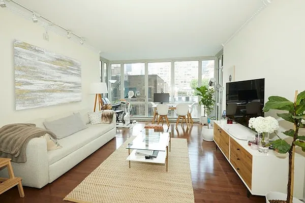 225 E 34th St #6J — Photo 1
