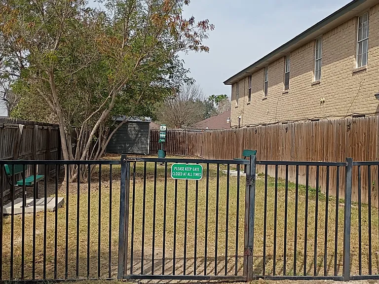 Dove Cove Apartments — Photo 10
