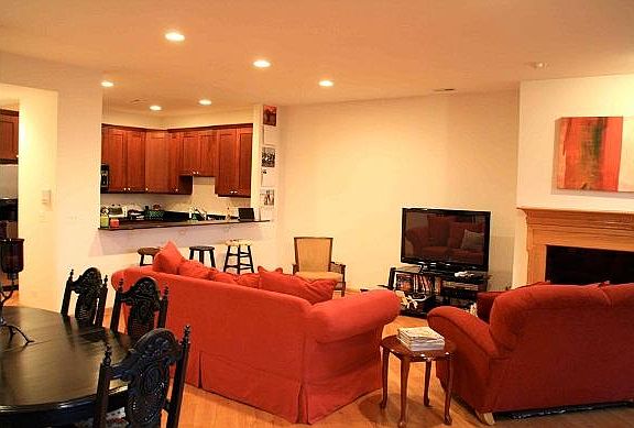 3rd image of 3340 N Sheffield Ave #2F