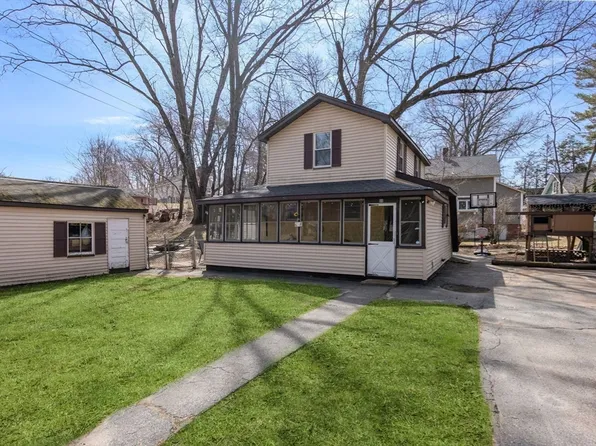 66 Shore Dr, Auburn, MA 01501