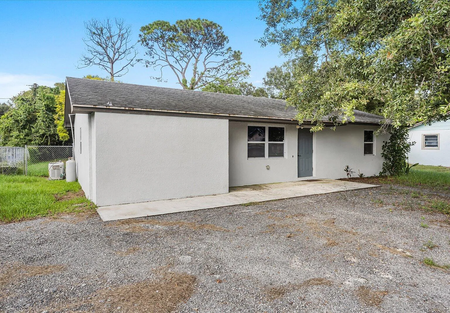 3 bed, 1.0 bath, 1188 sqft, $1,850 — Photo 3