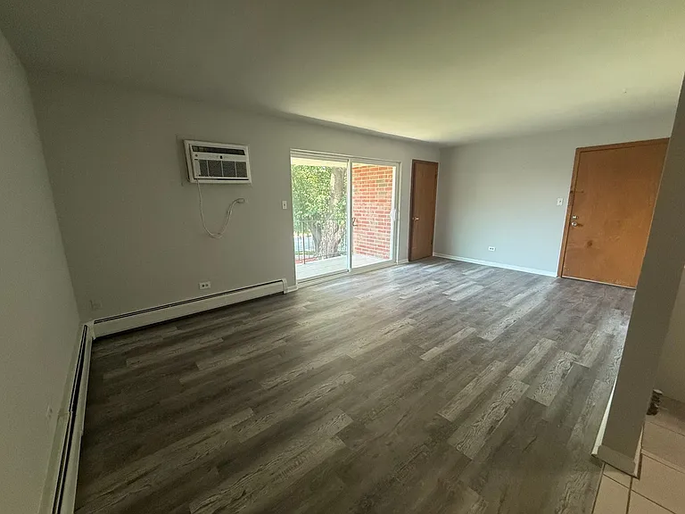 4620 Maple Avenue — Photo 9