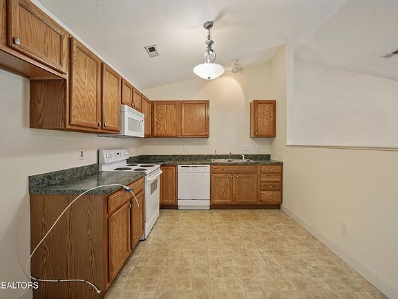 4th image of 4930 Kitty Hawk Way