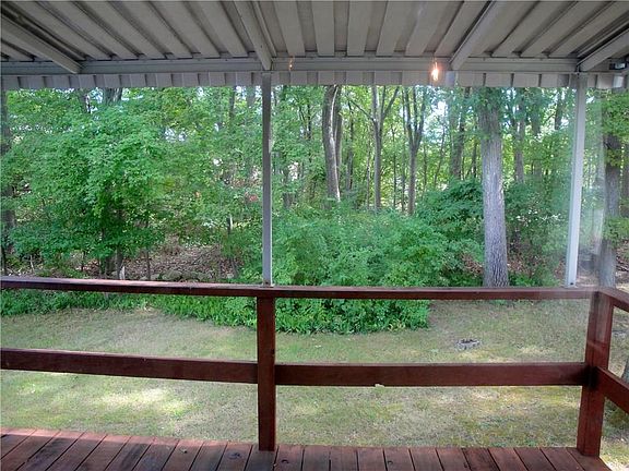 3rd image of 90 Monterey Dr