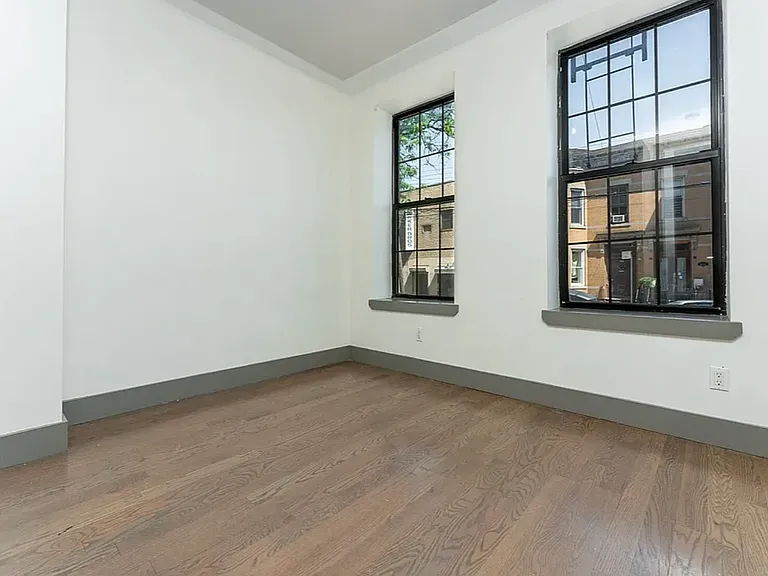1649 Summerfield St #2D — Photo 8