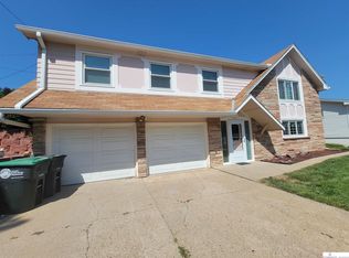 3974 Scott St, Omaha, NE 68112