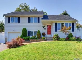 4 Hastings Rd, Massapequa, NY 11758