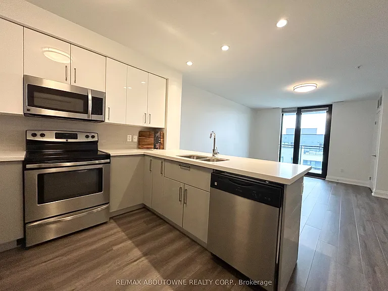 460 A Belmont Ave W #102 — Photo 6