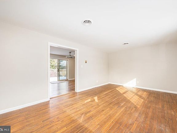 3rd image of 1714 Antler Ln