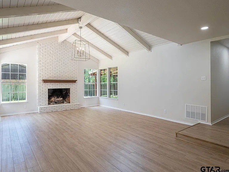 509 Winchester Dr — Photo 7
