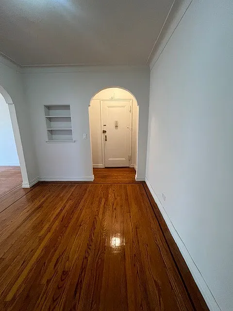 2 bed, 1.0 bath, $2,650 — Photo 2