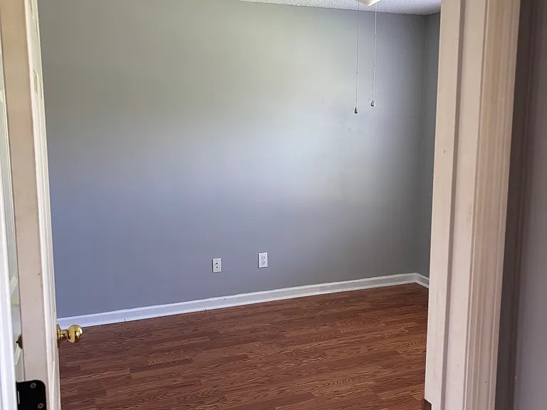 110 Meadowglade Ln — Photo 12