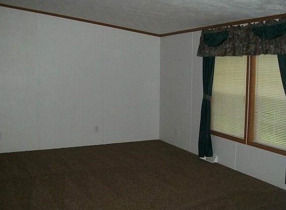 4th image of 8735 Colonial Ln