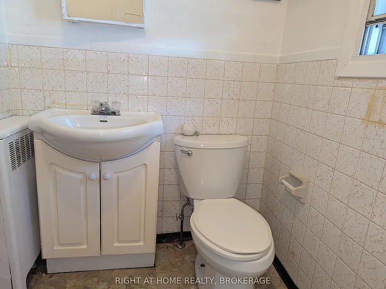 60 Richmond Ave #2 — Photo 6