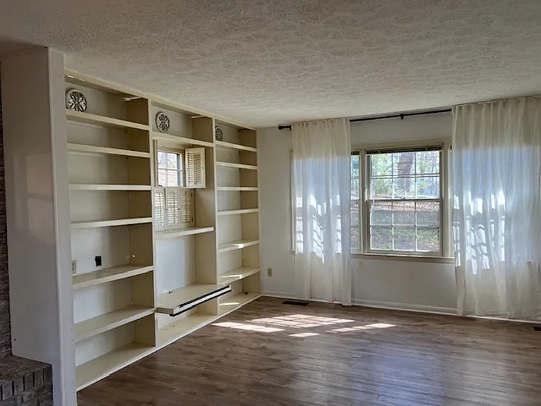 111 Keller Ave — Photo 5