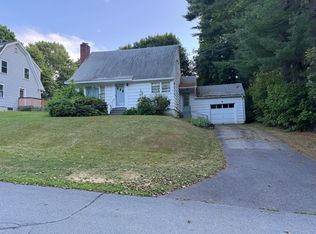 6 Fairview Ave, Augusta, ME 04330