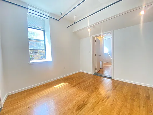 Rented by Dream Space Realty | media 14