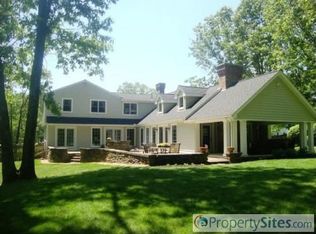 51 Mohawk Dr, Longmeadow, MA 01106