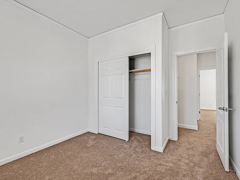 1083 Hyde St — Photo 13
