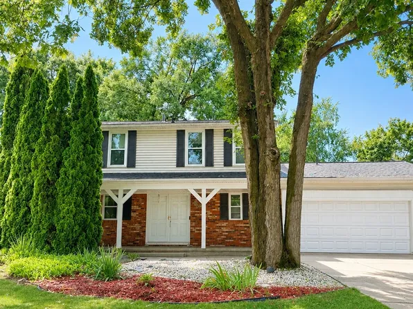 3117 Palm Aire Dr, Rochester Hills, MI 48309