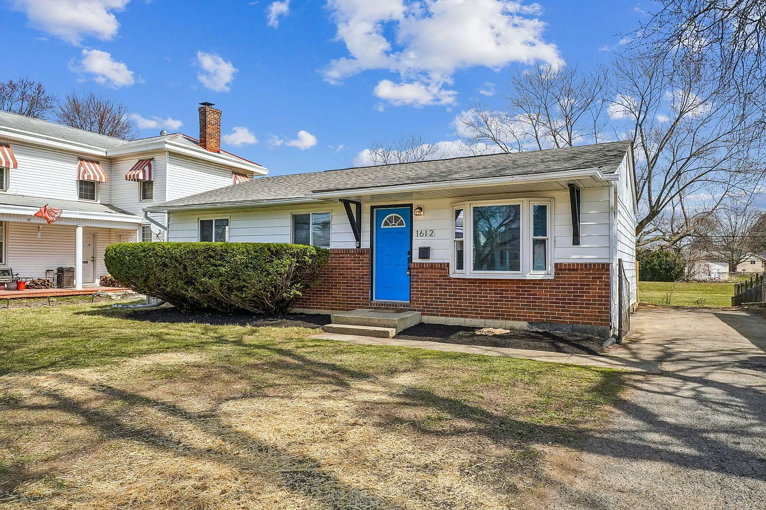 1612 Courtright Rd photo 1