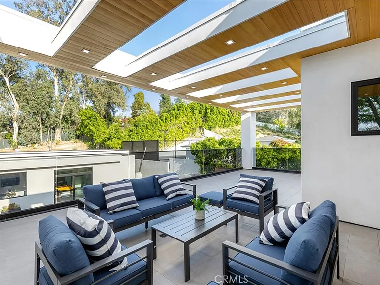 5702 Melvin Ave — Photo 32