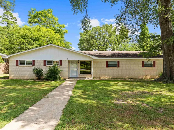 105 Pruitt St, Henderson, TX 75652