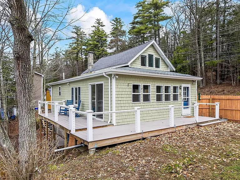 618 Gurnet Rd — Photo 4