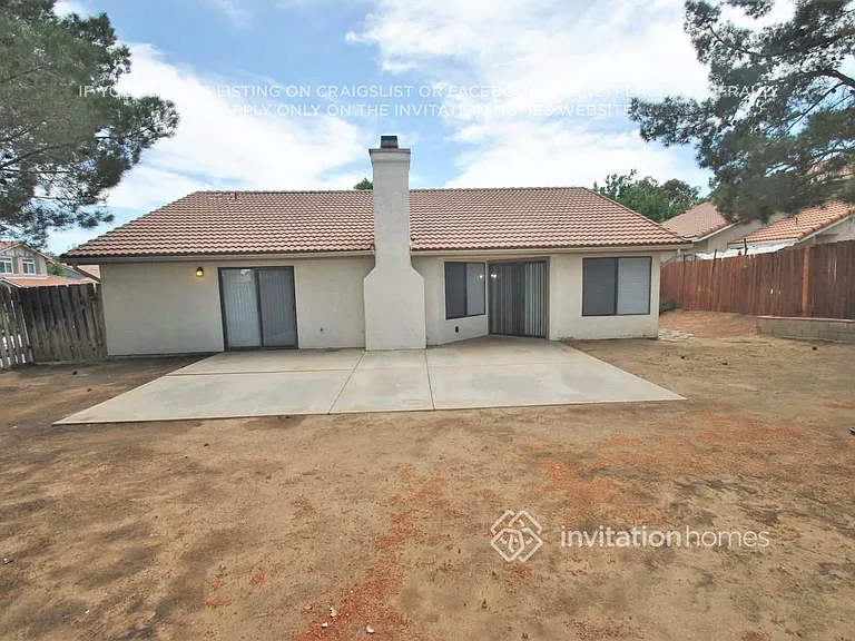 4601 Vitrina Ln — Photo 3