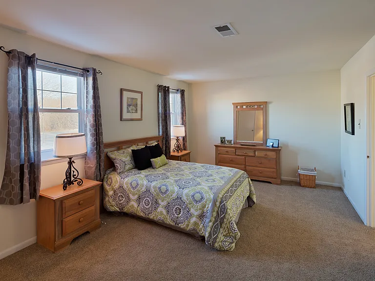 Pickwick Apartments — Photo 19