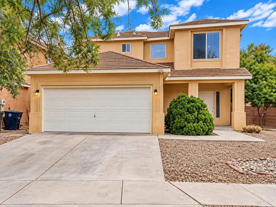 10816 Desert Dreamer St NW
