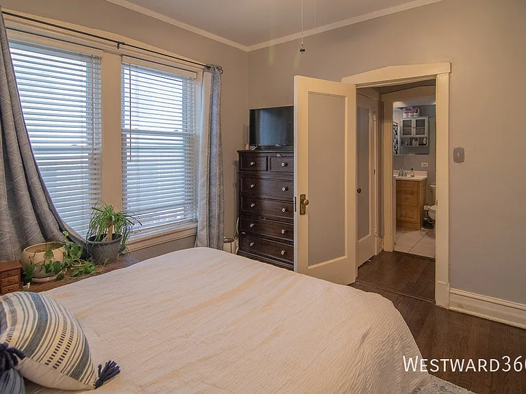 3642 N Pine Grove Ave #1K — Photo 9