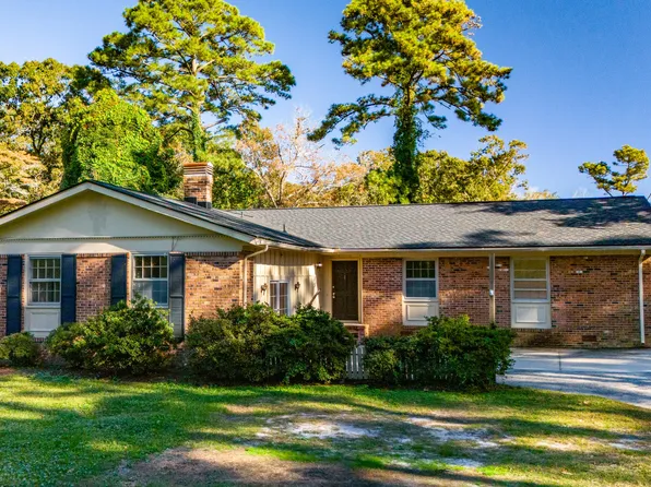 3105 Country Club Road, Morehead City, NC 28557